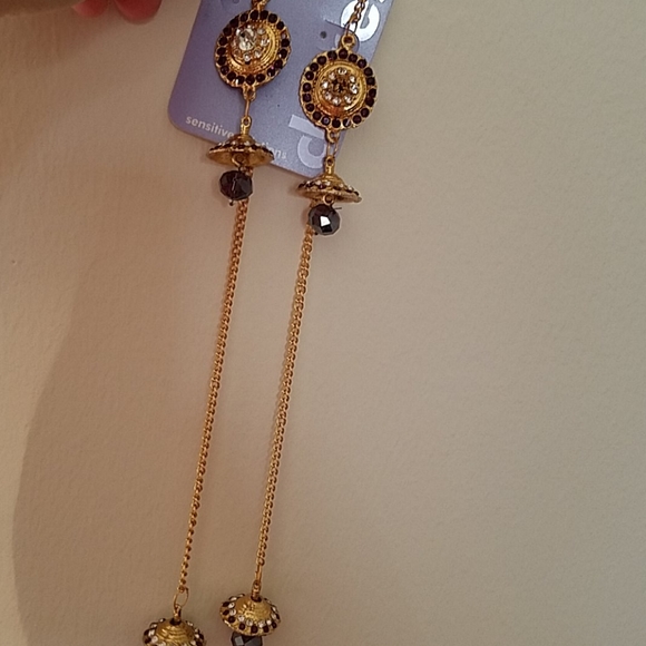 Earings - Picture 3 of 3